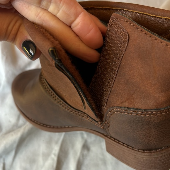 Girls Brown Ankle Boots - Picture 8 of 8